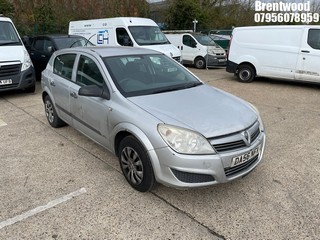 Location: Brentwood - 2007 VAUXHALL ASTRA LIFE 5 Door Hatchback REG: DA56NFV, Keys: No, MOT Expiry date: 20/02/2026, 1364 Petrol, 5 Speed Manual Petrol, Former Keepers: 3