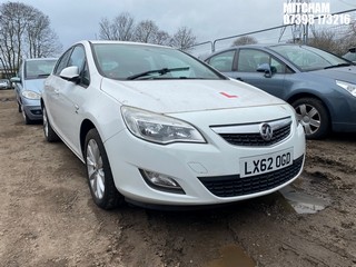Location: Mitcham - 2012 VAUXHALL ASTRA ACTIVE 5 Door Hatchback REG: LX62OGD, Keys: No, MOT Expiry date: 17/01/2026, 1398 Petrol, 5 Speed Manual Petrol, Former Keepers: 4