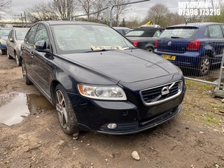 Location: Mitcham - 2011 VOLVO S40 SE LUX EDITION 4 Door Saloon REG: SV61WFW, Keys: No, MOT Expiry date: 01/02/2025, 1999 Petrol, 5 Speed Manual Petrol, Former Keepers: 2