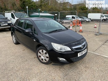 Location: Brentwood - 2010 VAUXHALL ASTRA EXCLUSIV AUTO 5 Door Hatchback REG: FD10YVX, Keys: Yes, MOT Expiry date: 05/11/2026, 1598 Petrol, 6 Speed Auto Petrol, Former Keepers: 7