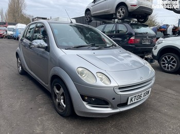 Location: Stapleford - 2006 SMART FORFOUR PASSION 5 Door Hatchback REG: KT06XBW, Keys: Yes, MOT Expiry date: 25/09/2026, 1332 Petrol, 5 Speed Manual Petrol, Former Keepers: 5