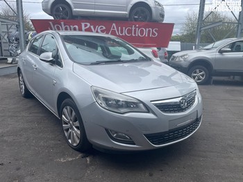 Location: Stapleford - 2011 VAUXHALL ASTRA ELITE CDTI S/S 5 Door Hatchback REG: LO61HNU, Keys: No, MOT Expiry date: 14/12/2025, 1956 Diesel, 6 Speed Manual Diesel, Former Keepers: 13