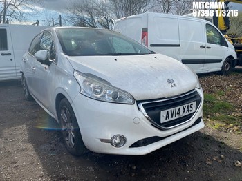 Location: Mitcham - 2014 PEUGEOT 208 ALLURE 5 Door Hatchback REG: AV14XAS, Keys: No, MOT Expiry date: 20/12/2024, 1199 Petrol, 5 Speed Manual Petrol, Former Keepers: 3