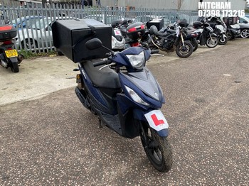 Location: Mitcham - 2020 SUZUKI UK 110 NM M0 Motorcycle REG: LJ70WYW, Keys: No, MOT Expiry date: 12/09/2026, 113 Petrol, AUTOMATIC, Former Keepers: 3