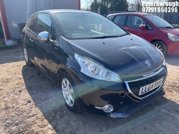 Location: Peterborough - 2014 PEUGEOT 208 STYLE 3 Door Hatchback REG: LL64FHS, Keys: No, MOT Expiry date: 19/02/2027, 1199 Petrol, 5 Speed Manual Petrol, Former Keepers: 7