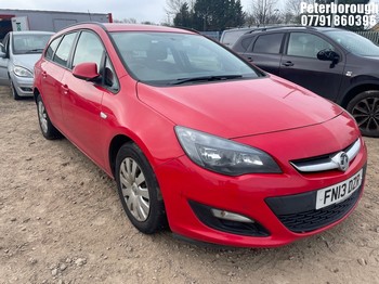 Location: Peterborough - 2013 VAUXHALL ASTRA EXCLUSIV CDTI ECOFL Estate REG: FN13DZR, Keys: No, MOT Expiry date: 25/06/2024, 1686 Diesel, 6 Speed Manual Diesel, Former Keepers: 2