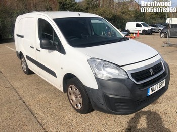 Location: Brentwood - 2017 PEUGEOT PARTNER BLUE HDI Panel Van REG: NU17GRF, Keys: No, MOT Expiry date: 20.11.2026, 1560 Diesel, 5 Speed Manual Diesel, Former Keepers: 2