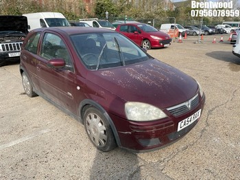 Location: Brentwood - 2005 VAUXHALL CORSA DESIGN 16V AUTO 3 Door Hatchback REG: CA54RAX, Keys: No, MOT Expiry date: 12/08/2025, 1389 Petrol, 5 Speed Auto Petrol, Former Keepers: 2