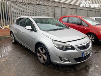 Location: Hayes - 2010 VAUXHALL ASTRA SRI AUTO 5 Door Hatchback REG: DN10YUF, Keys: No, MOT Expiry date: 29/11/2025, 1598 Petrol, 6 Speed Auto Petrol, Former Keepers: 6