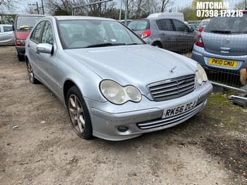 Location: Mitcham - 2006 MERCEDES C180 KOMP. CLASSIC SE A 4 Door Saloon REG: RK56ZCJ, Keys: No, MOT Expiry date: 02/08/2025, 1796 Petrol, 5 Speed Auto Petrol, Former Keepers: 6