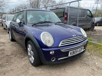 Location: Mitcham - 2005 MINI MINI COOPER 3 Door Hatchback REG: KB05UZP, Keys: No, MOT Expiry date: 16/01/2027, 1598 Petrol, 5 Speed Manual Petrol, Former Keepers: 3