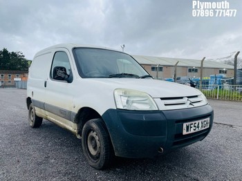 Location: Plymouth - 2004 CITROEN BERLINGO 600D X Car Derived Van REG: WF54XGH, Keys: No, MOT Expiry date: 10/10/2025, 1868 Diesel, 5 Speed Manual Diesel, Former Keepers: 5