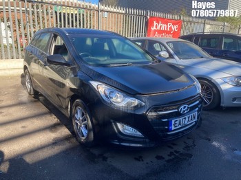 Location: Hayes - 2017 HYUNDAI I30 SE BLUE DRIVE CRDI Estate REG: EA17XAN, Keys: No, MOT Expiry date: 26/07/2026, 1582 Diesel, 6 Speed Manual Diesel, Former Keepers: 4