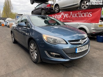 Location: Stapleford - 2014 VAUXHALL ASTRA ELITE CDTI S/S 5 Door Hatchback REG: VN14OHS, Keys: Yes, MOT Expiry date: 02/02/2027, 1956 Diesel, 6 Speed Manual Diesel, Former Keepers: 3