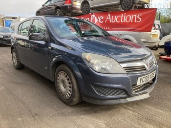 Location: Stapleford - 2009 VAUXHALL ASTRA LIFE A/C 5 Door Hatchback REG: YC09XDE, Keys: Yes, MOT Expiry date: 12/01/2027, 1598 Petrol, 5 Speed Manual Petrol, Former Keepers: 9