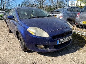 Location: Mitcham - 2009 FIAT BRAVO ACTIVE 90 5 Door Hatchback REG: EA09VUU, Keys: No, MOT Expiry date: 13/09/2025, 1368 Petrol, 6 Speed Manual Petrol, Former Keepers: 8
