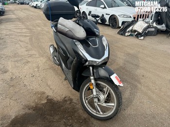 Location: Mitcham - 2021 HONDA SH 125 AD-L Motorcycle REG: GC21BHK, Keys: No, MOT Expiry date: 22/07/2026, 125 Petrol, AUTOMATIC, Former Keepers: 6