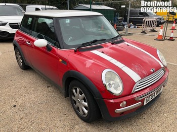 Location: Brentwood - 2004 MINI MINI COOPER 3 Door Hatchback REG: OE04WHF, Keys: No, MOT Expiry date: 29.04.2026, 1598 Petrol, 5 Speed Manual Petrol, Former Keepers: 8