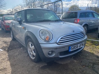 Location: Mitcham - 2006 MINI COOPER 3 Door Hatchback REG: SB56UFW, Keys: No, MOT Expiry date: 24/07/2025, 1598 Petrol, 6 Speed Manual Petrol, Former Keepers: 6