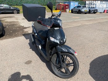 Location: Mitcham - 2022 PEUGEOT TWEET 125 Motorcycle REG: LD72HMX, Keys: No, MOT Expiry date: 08/09/2026, 125 Petrol, AUTOMATIC, Former Keepers: 6