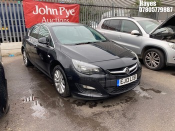 Location: Hayes - 2013 VAUXHALL ASTRA TECH LINE CDTI ECOF 5 Door Hatchback REG: EJ13LXB, Keys: No, MOT Expiry date: 05/12/2025, 1686 Diesel, 6 Speed Manual Diesel, Former Keepers: 2
