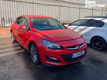 Location: Hayes - 2014 VAUXHALL ASTRA EXCITE 5 Door Hatchback REG: LY14OEL, Keys: No, MOT Expiry date: 06/10/2026, 1398 Petrol, 5 Speed Manual Petrol, Former Keepers: 5