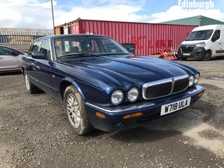 Location: Edinburgh - 2000 JAGUAR XJ8 AUTO 4 Door Saloon REG: W718ULA, Keys: No, MOT Expiry date: 27/05/2026, 3248 Petrol, 5 Speed Auto Petrol, Former Keepers: 15