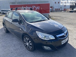 Location: South Wales - 2011 VAUXHALL ASTRA EXCLUSIV 113 5 Door Hatchback REG: MJ60JVT, Keys: No, MOT Expiry date: 07/12/2025, 1598 Petrol, 5 Speed Manual Petrol, Former Keepers: 4