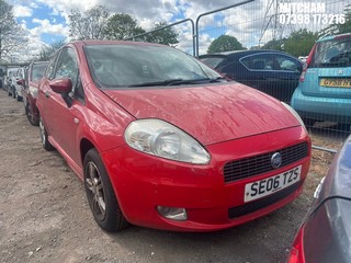 Location: Mitcham - 2006 FIAT GRANDE PUNTO ACTIVE 77 3 Door Hatchback REG: SE06TZS, Keys: No, MOT Expiry date: 29/01/2027, 1368 Petrol, 5 Speed Manual Petrol, Former Keepers: 6