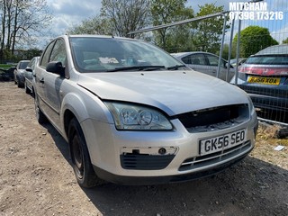 Location: Mitcham - 2006 FORD FOCUS LX 5 Door Hatchback REG: GK56SEO, Keys: No, MOT Expiry date: 25/11/2025, 1596 Petrol, 5 Speed Manual Petrol, Former Keepers: 3
