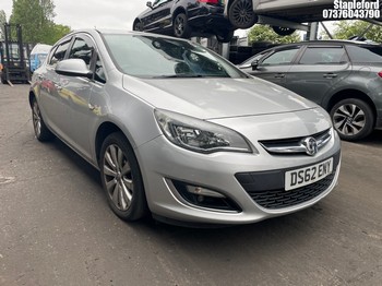 Location: Stapleford - 2013 VAUXHALL ASTRA SE 5 Door Hatchback REG: DS62ENY, Keys: Yes, MOT Expiry date: 06/02/2027, 1598 Petrol, 5 Speed Manual Petrol, Former Keepers: 4