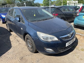 Location: Mitcham - 2011 VAUXHALL ASTRA EXCLUSIV AUTO 5 Door Hatchback REG: CK11SZE, Keys: No, MOT Expiry date: 19/03/2026, 1598 Petrol, 6 Speed Auto Petrol, Former Keepers: 15