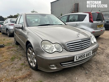 Location: Mitcham - 2005 MERCEDES C200 KOMP. ELEGANCE SE A 4 Door Saloon REG: LH55AKX, Keys: No, MOT Expiry date: 22/07/2026, 1796 Petrol, 5 Speed Auto Petrol, Former Keepers: 5
