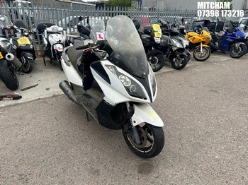 Location: Mitcham - 2011 KYMCO DOWNTOWN 125 Scooter REG: LA11TKF, Keys: No, MOT Expiry date: 24/06/2022, 125 Petrol, Automatic, Former Keepers: 5
