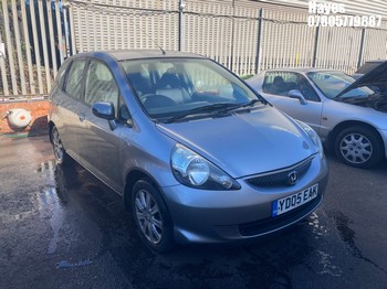 Location: Hayes - 2005 HONDA JAZZ SE 5 Door Hatchback REG: YD05EAK, Keys: No, MOT Expiry date: 14/05/2026, 1339 Petrol, 5 Speed Manual Petrol, Former Keepers: 6