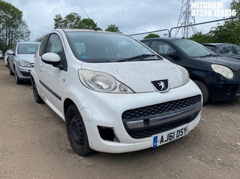 Location: Mitcham - 2012 PEUGEOT 107 URBAN 3 Door Hatchback REG: AJ61DSY, Keys: No, MOT Expiry date: 18/12/2026, 998 Petrol, 5 Speed Manual Petrol, Former Keepers: 5