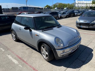 Location: Brentwood - 2004 MINI MINI COOPER AUTO 3 Door Hatchback REG: RK04WBF, Keys: No, MOT Expiry date: 26/01/2026, 1598 Petrol, Variable Speed Auto Petrol, Former Keepers: 13