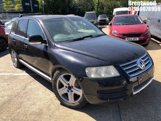 Location: Brentwood - 2004 VOLKSWAGEN TOUAREG V10 TDI AUTO Estate REG: 542YUB, Keys: No, MOT Expiry date: 21/09/2024, 4921 Diesel, 6 Speed Auto Diesel, Former Keepers: 7