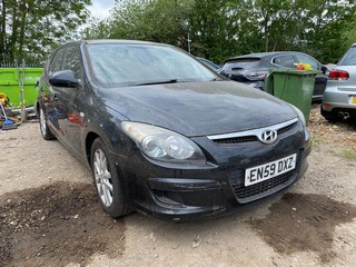 Location: Mitcham - 2010 HYUNDAI I30 COMFORT 5 Door Hatchback REG: EN59DXZ, Keys: No, MOT Expiry date: 16/09/2026, 1396 Petrol, 5 Speed Manual Petrol, Former Keepers: 14