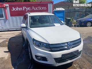 Location: Hull - 2013 VOLKSWAGEN TIGUAN SE TDI BLUEMOTION Estate REG: PX13EHG, Keys: No, MOT Expiry date: 19/11/2026, 1968 Diesel, 6 Speed Manual Diesel, Former Keepers: 4