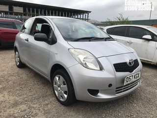 Location: Edinburgh - 2007 TOYOTA YARIS T2 3 Door Hatchback REG: SD57KGX, Keys: No, MOT Expiry date: 21/02/2026, 998 Petrol, 5 Speed Manual Petrol, Former Keepers: 9