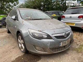 Location: Mitcham - 2011 VAUXHALL ASTRA SRI AUTO 5 Door Hatchback REG: DY11ZRD, Keys: No, MOT Expiry date: 13/05/2026, 1598 Petrol, 6 Speed Auto Petrol, Former Keepers: 7