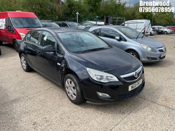 Location: Brentwood - 2011 VAUXHALL ASTRA EXCLUSIV 113 5 Door Hatchback REG: NG11PKY, Keys: No, MOT Expiry date: 31/10/2025, 1598 Petrol, 5 Speed Manual Petrol, Former Keepers: 4