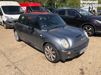 Location: Brentwood - 2004 MINI MINI COOPER S 3 Door Hatchback REG: FV54RXJ, Keys: No, MOT Expiry date: 02/12/2026, 1598 Petrol, 6 Speed Manual Petrol, Former Keepers: 16