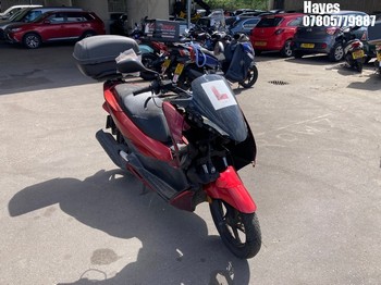 Location: HAYES / HEATHROW - 2017 HONDA WW 125 EX2-H Motorcycle REG: BT17PPY, 125cc Petrol, Automatic, Former Keepers: 12, Keys: No, MOT: Expiry date04/09/2026