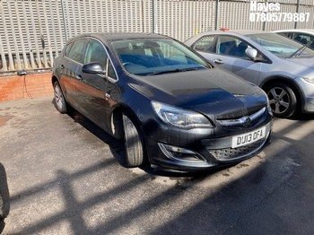 Location: Hayes - 2013 VAUXHALL ASTRA SE AUTO 5 Door Hatchback REG: DU13OFA, Keys: No, MOT Expiry date: 24/07/2026, 1598 Petrol, 6 Speed Auto Petrol, Former Keepers: 6