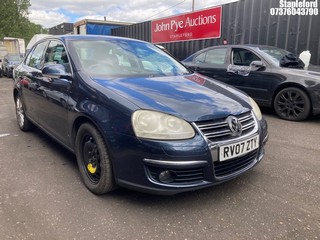 Location: Stapleford - 2007 VOLKSWAGEN JETTA SPORT FSI 4 Door Saloon REG: RV07ZTY, Keys: Yes, MOT Expiry date: 11/01/2027, 1984 Petrol, 6 Speed Manual Petrol, Former Keepers: 5