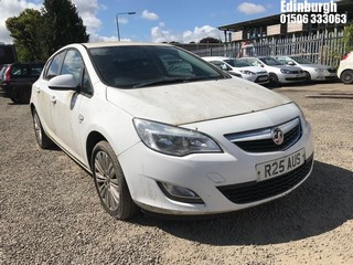 Location: Edinburgh - 2012 VAUXHALL ASTRA EXCITE 5 Door Hatchback REG: R25AUS, Keys: No, MOT Expiry date: 28/03/2022, 1398 Petrol, 5 Speed Manual Petrol, Former Keepers: 2