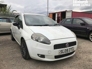 Location: Edinburgh - 2009 FIAT GRANDE PUNTO GP 8V 5 Door Hatchback REG: SL09ZTC, Keys: No, MOT Expiry date: 18/03/2026, 1368 Petrol, 5 Speed Manual Petrol, Former Keepers: 9