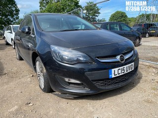 Location: Mitcham - 2015 VAUXHALL ASTRA EXCITE 5 Door Hatchback REG: LC15UVO, Keys: No, MOT Expiry date: 14/01/2026, 1398 Petrol, 5 Speed Manual Petrol, Former Keepers: 3